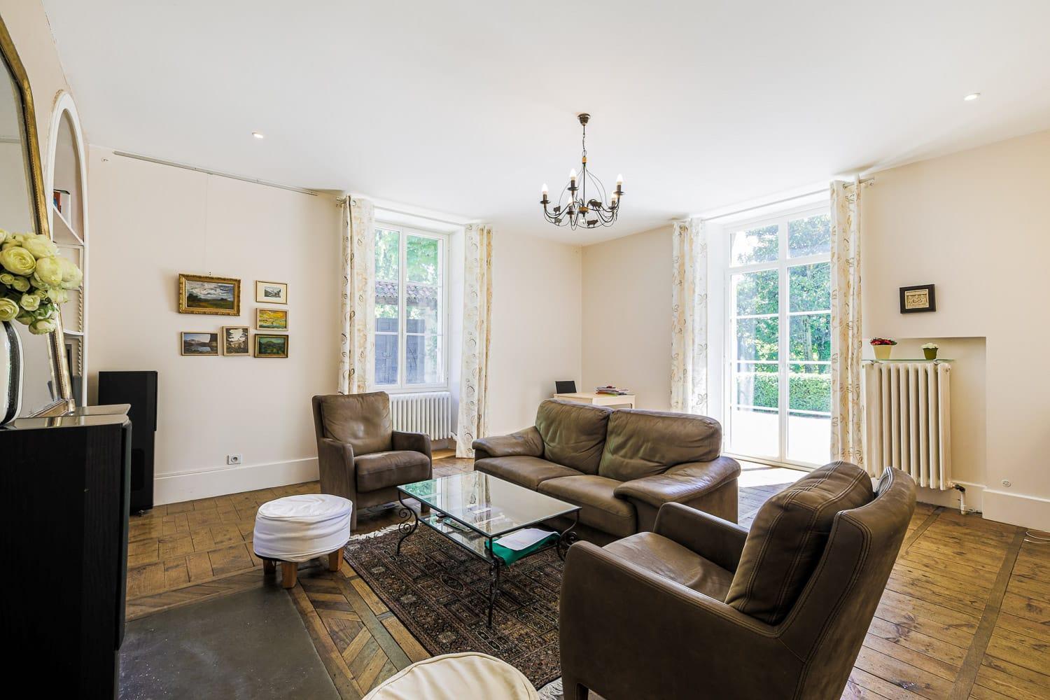Homestay Chateau Monts Blancs Lumbin
